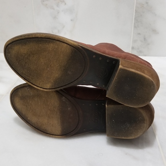 Lucky Brand The Brolley Bootie - Picture 7 of 8